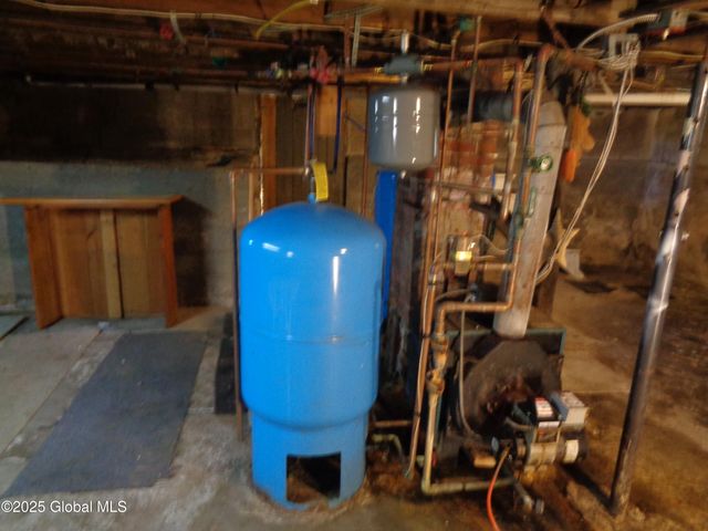 31 Ft Johnson Avenue, Fort Johnson, NY 12070