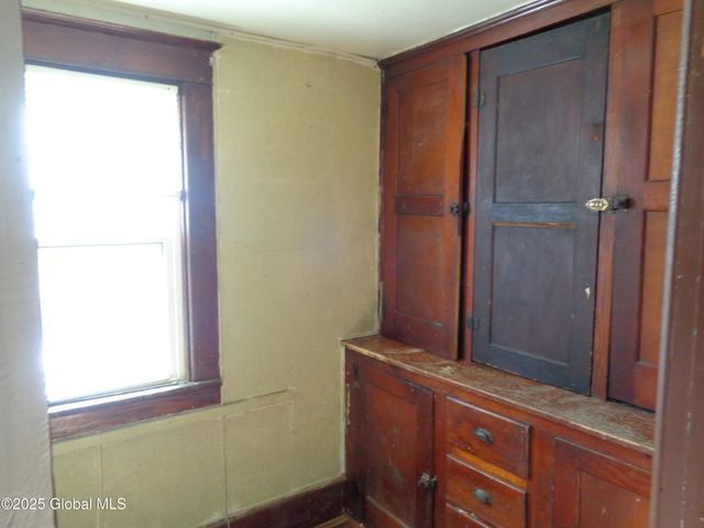 31 Ft Johnson Avenue, Fort Johnson, NY 12070