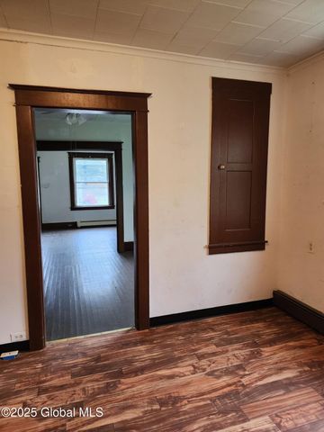 31 Ft Johnson Avenue, Fort Johnson, NY 12070