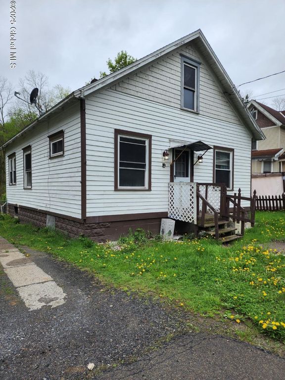 31 Ft Johnson Avenue, Fort Johnson, NY 12070