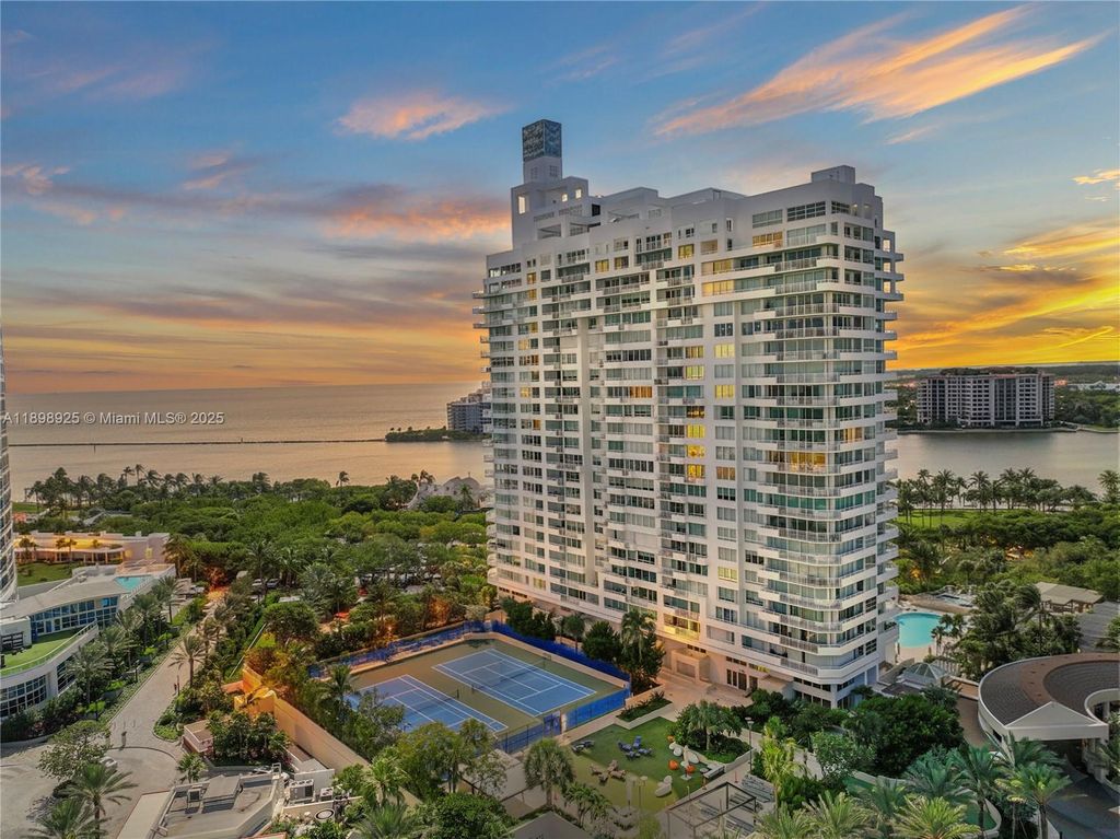 400 S Pointe Dr 910, Miami Beach, FL 33139