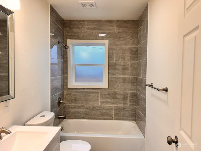 9840 Olympic Drive NE, Moses Lake, WA 98837