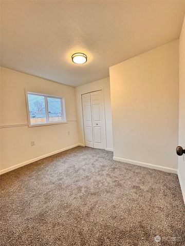 9840 Olympic Drive NE, Moses Lake, WA 98837