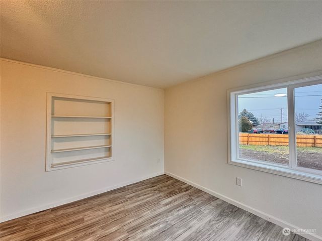 9840 Olympic Drive NE, Moses Lake, WA 98837
