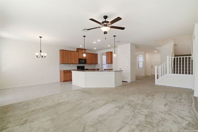 205 LONE FALLS DR, Universal City, TX 78148