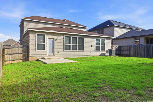 205 LONE FALLS DR, Universal City, TX 78148
