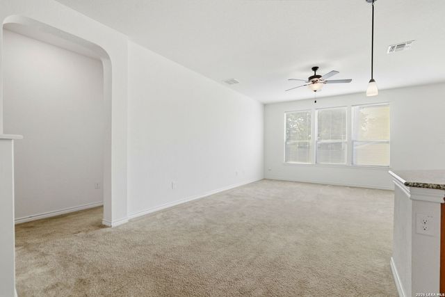 205 LONE FALLS DR, Universal City, TX 78148