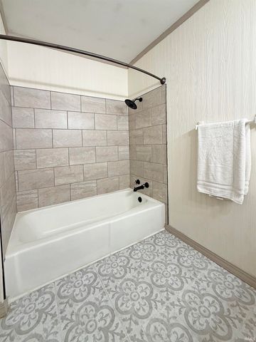 1758 S Alvord Boulevard, Evansville, IN 47714