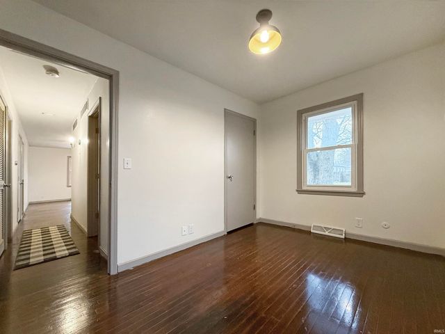 1758 S Alvord Boulevard, Evansville, IN 47714