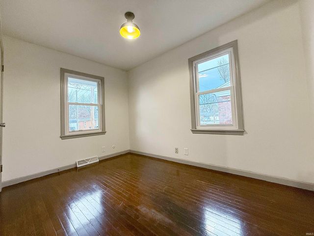 1758 S Alvord Boulevard, Evansville, IN 47714