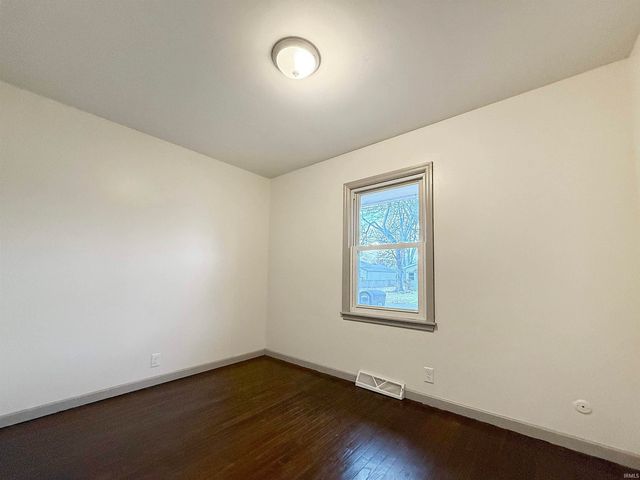 1758 S Alvord Boulevard, Evansville, IN 47714