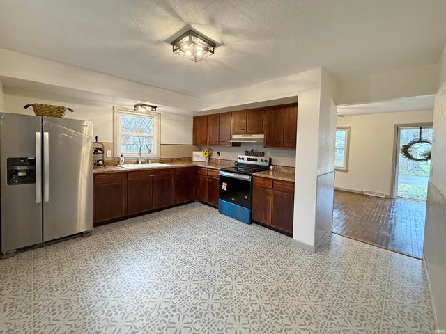 1758 S Alvord Boulevard, Evansville, IN 47714