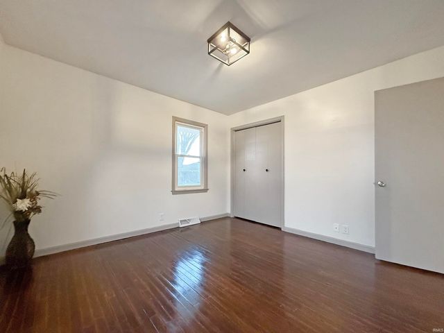 1758 S Alvord Boulevard, Evansville, IN 47714