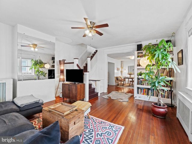 233 E SLOCUM ST, Philadelphia, PA 19119