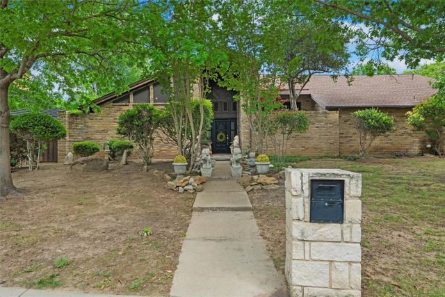 2000 Shadow Ridge Drive, Arlington, TX 76006