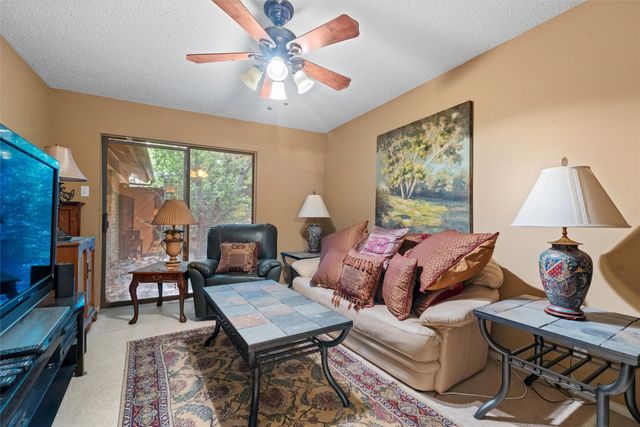 2000 Shadow Ridge Drive, Arlington, TX 76006