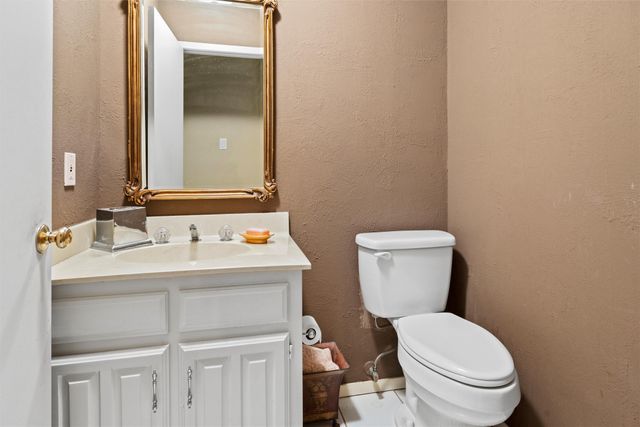 2000 Shadow Ridge Drive, Arlington, TX 76006