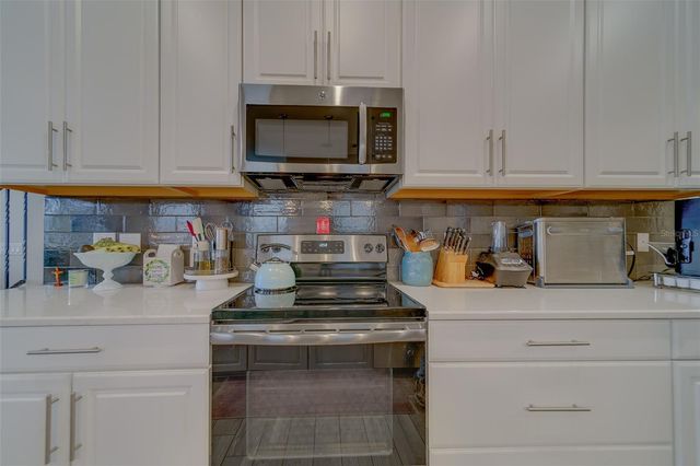 11437 CROWNED SPARROW LANE, Tampa, FL 33626