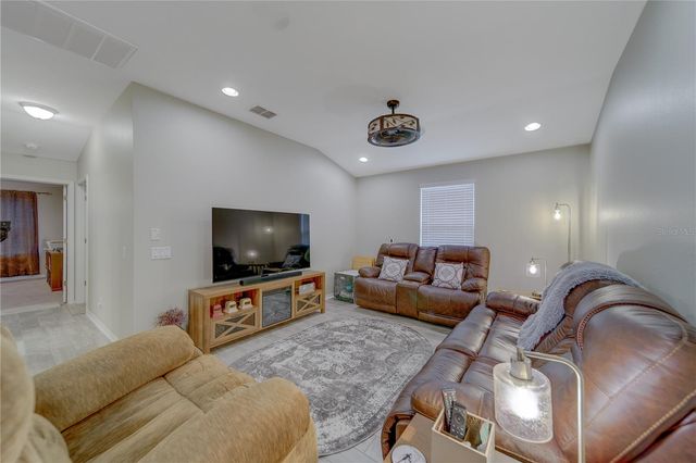 11437 CROWNED SPARROW LANE, Tampa, FL 33626