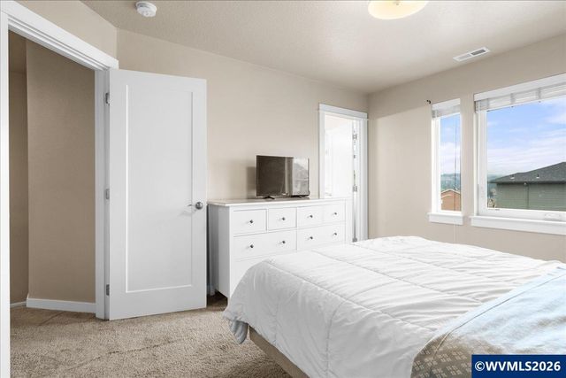 5912 Belknap Springs St SE, Salem, OR 97306