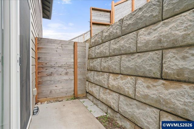 5912 Belknap Springs St SE, Salem, OR 97306