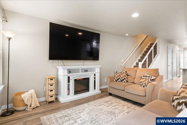 5912 Belknap Springs St SE, Salem, OR 97306