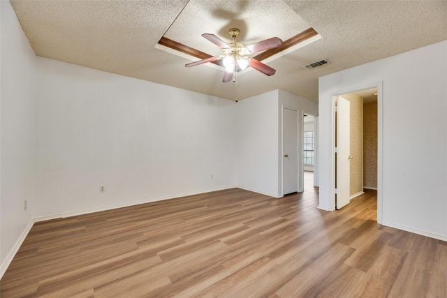 5126 Trail Dust Lane, Arlington, TX 76017