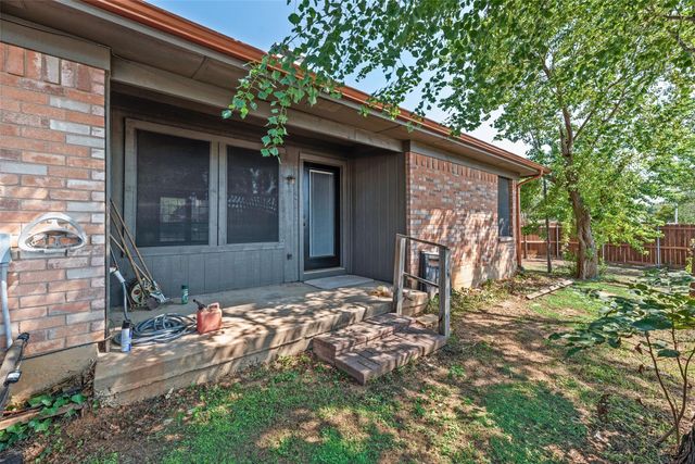 5126 Trail Dust Lane, Arlington, TX 76017