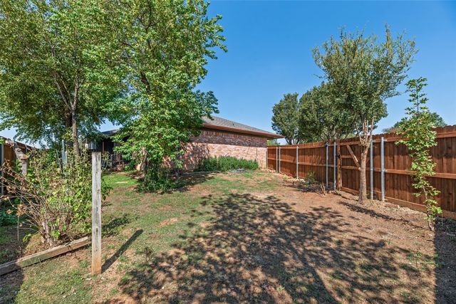 5126 Trail Dust Lane, Arlington, TX 76017