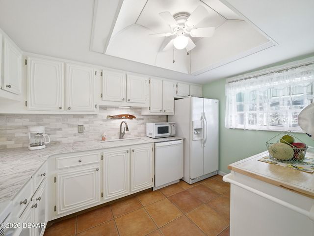 325 N Causeway Apt D304, New Smyrna Beach, FL 32169