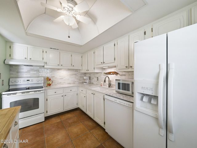 325 N Causeway Apt D304, New Smyrna Beach, FL 32169