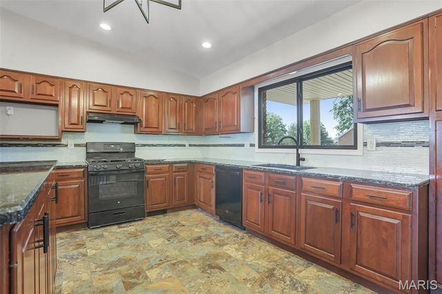 685 Monaco Drive, Edwardsville, IL 62025