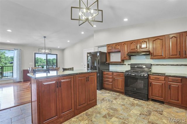 685 Monaco Drive, Edwardsville, IL 62025