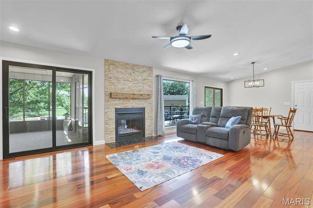 685 Monaco Drive, Edwardsville, IL 62025