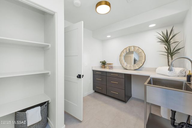 1601 N Blue Ridge Road, Tucson, AZ 85745