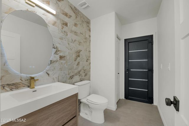 1601 N Blue Ridge Road, Tucson, AZ 85745