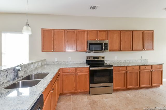 9522 Ascending, Converse, TX 78109