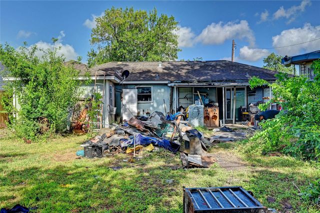 211 Tilden Drive, Pasadena, TX 77506