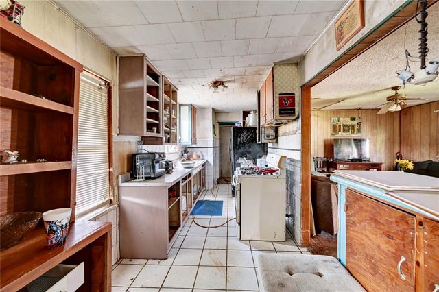 211 Tilden Drive, Pasadena, TX 77506