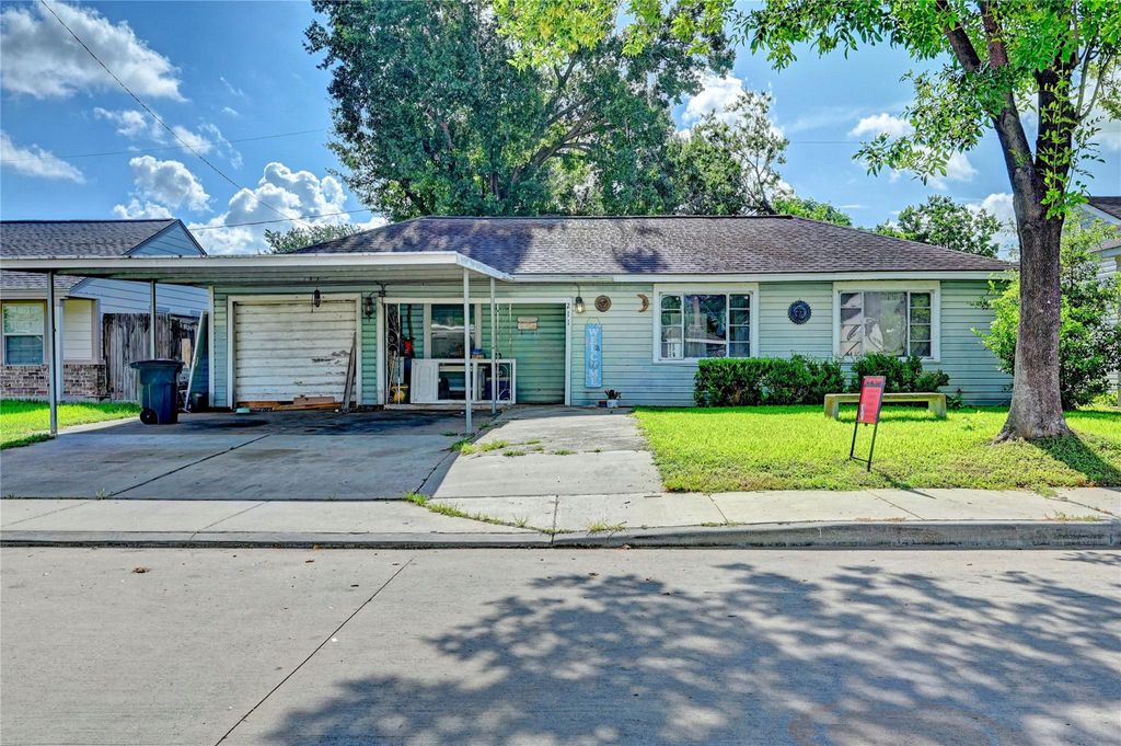 211 Tilden Drive, Pasadena, TX 77506