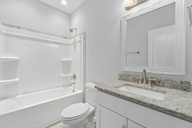 1330 Reda Dr, Clarksville, TN 37042