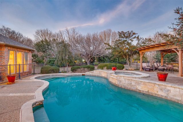 390 Oak Ridge Drive, Fairview, TX 75069