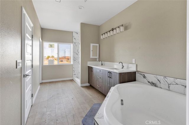 15045 Olive St, Hesperia, CA 92345