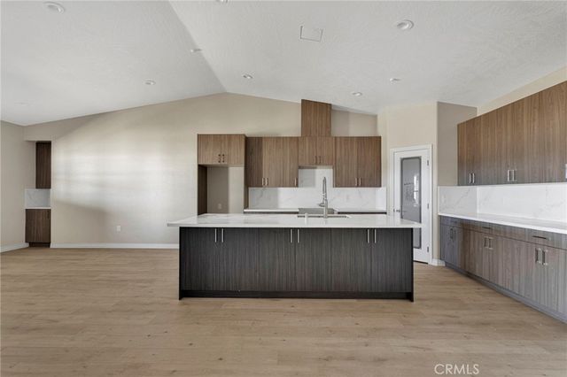 15045 Olive St, Hesperia, CA 92345