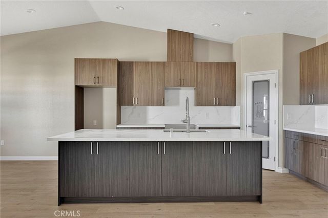 15045 Olive St, Hesperia, CA 92345