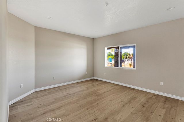 15045 Olive St, Hesperia, CA 92345
