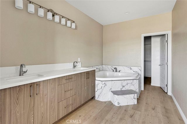 15045 Olive St, Hesperia, CA 92345
