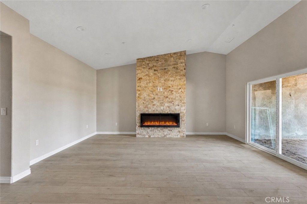 15045 Olive St, Hesperia, CA 92345