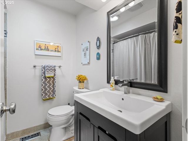 6025 CARMAN Dr, Lake Oswego, OR 97035