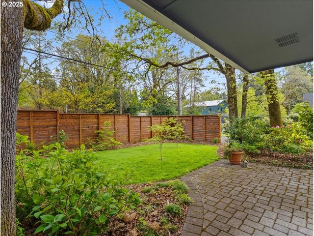 6025 CARMAN Dr, Lake Oswego, OR 97035